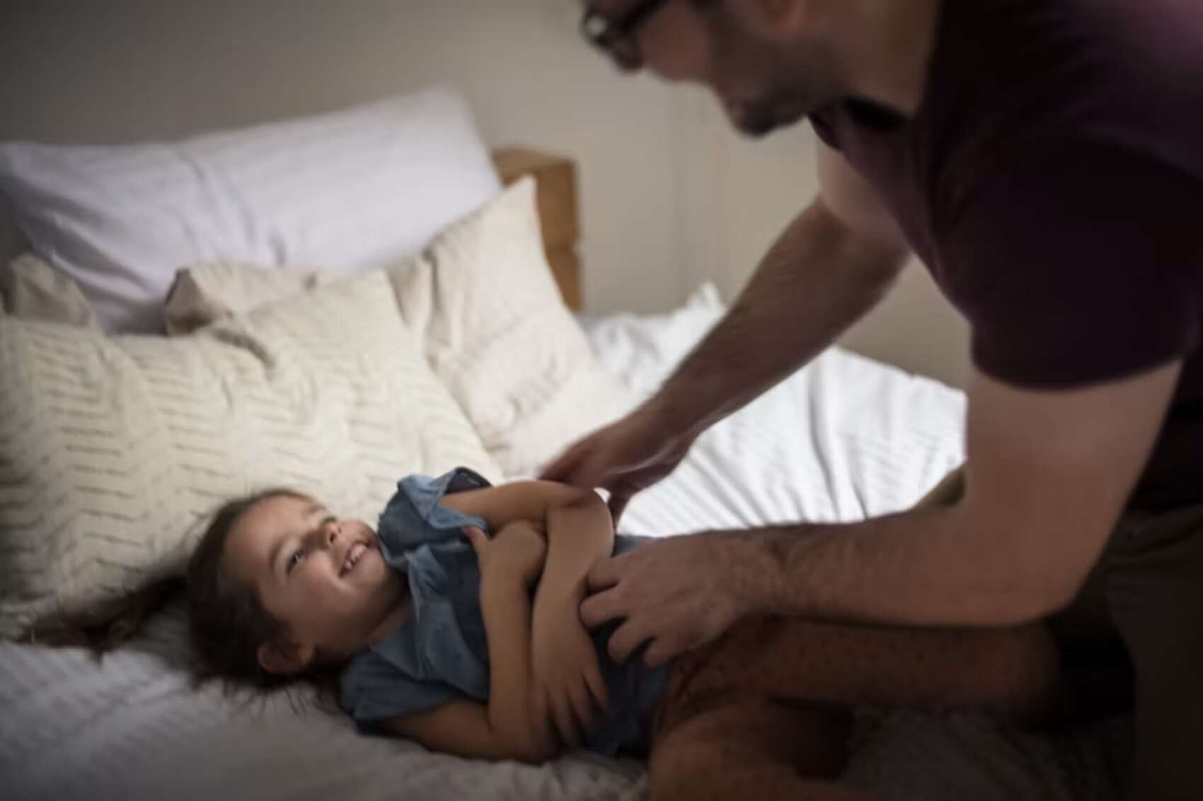 El extraño motivo por el que sentimos más cosquillas donde menos nos tocan