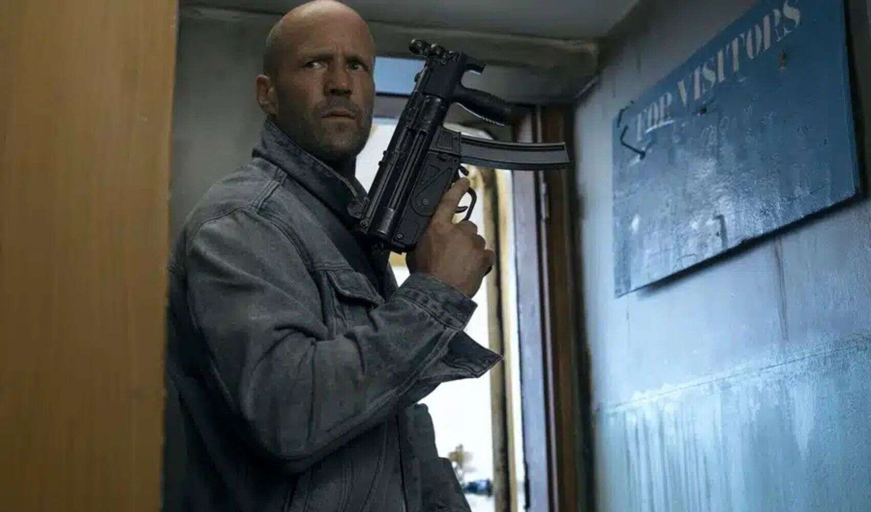 Jason Statham se embarca en una conspiración internacional en El motín