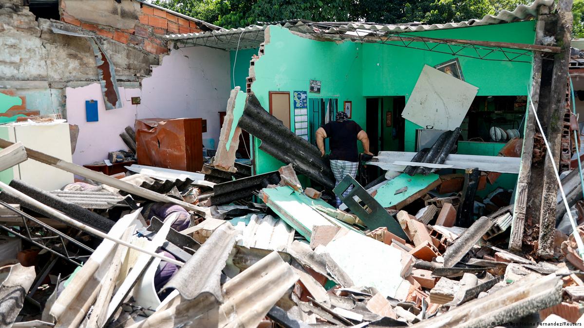 Al menos 240 muertos en cuatro regiones de Colombia por el terremoto