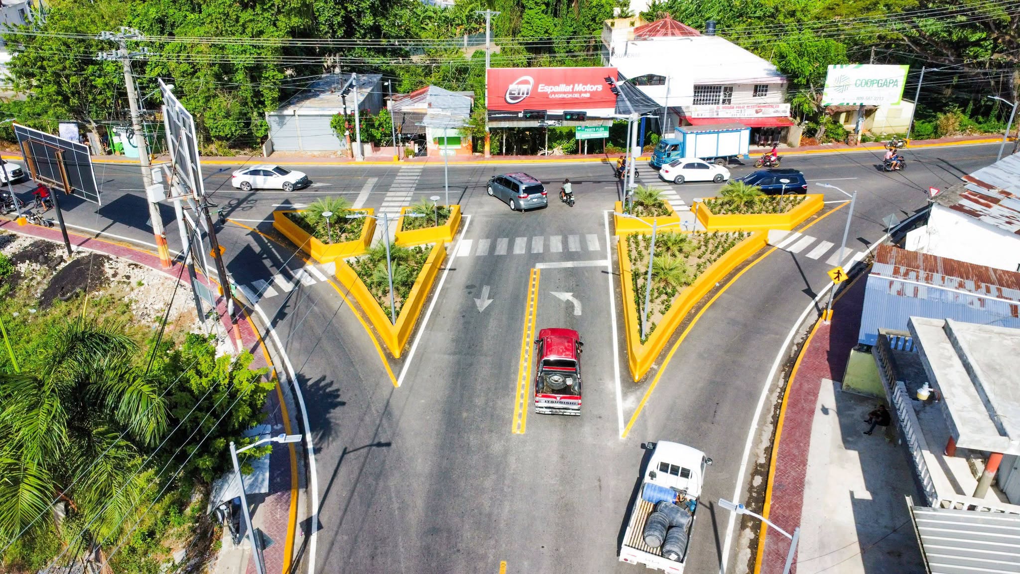 Gobierno inaugura distribuidor de tránsito en el cruce de Sabaneta de Yásica, en Espaillat