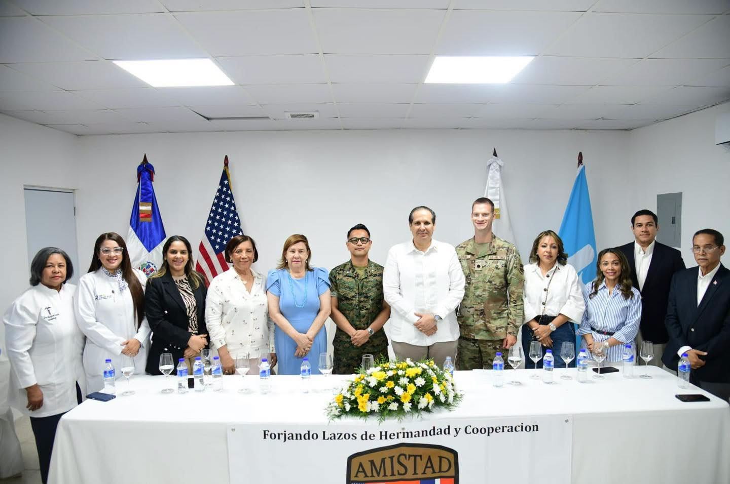Fuerza Aérea de EE. UU. y Salud Pública inauguran jornada médica gratuita en La Vega