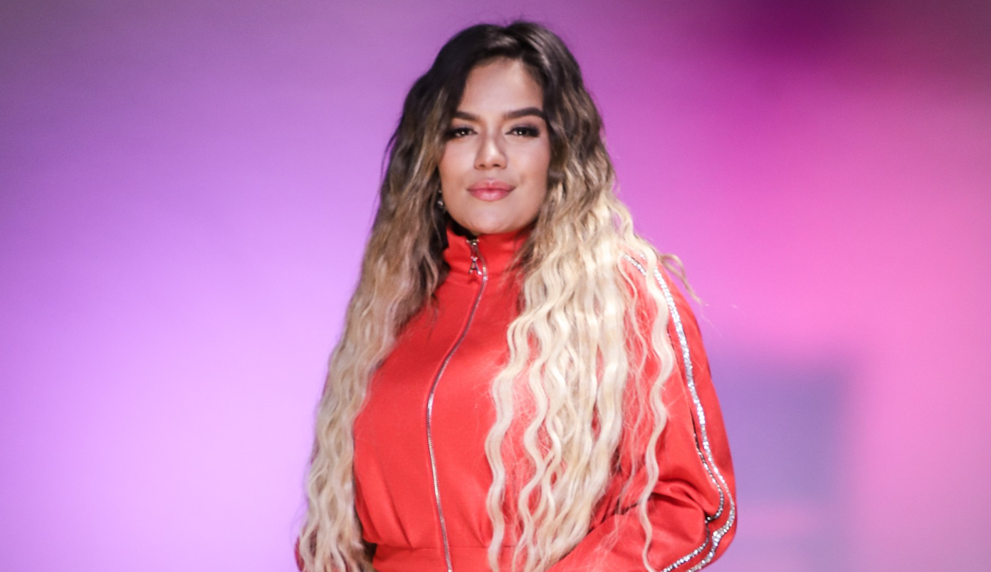 Karol G dona $1,2 millones para damnificados por terremoto en Colombia