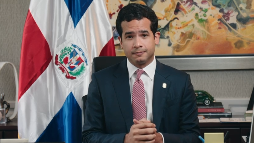 Omar Fernández alerta sobre aumento de estudiantes haitianos en escuelas mientras baja matrícula dominicana