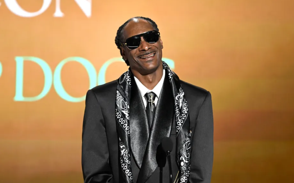 Película biográfica de Snoop Dogg revivirá a grandes como el rapero Tupac Shakur