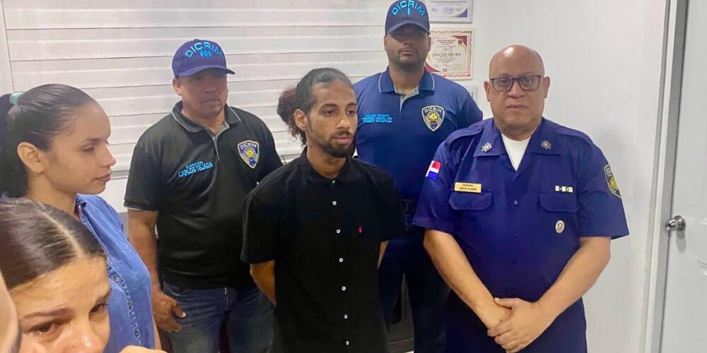 Se entrega “El Sade”, acusado de matar a un hombre por RD$50 en Santiago
