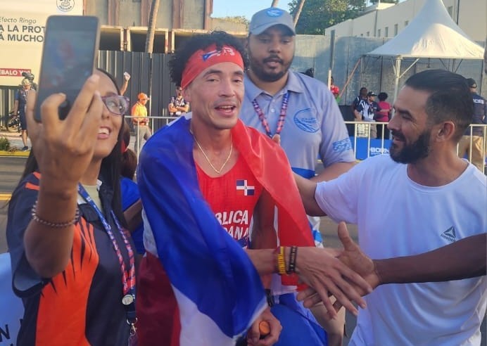 Mocano conquista medalla de oro en atletismo y establece récord en Juegos Centroamericanos
