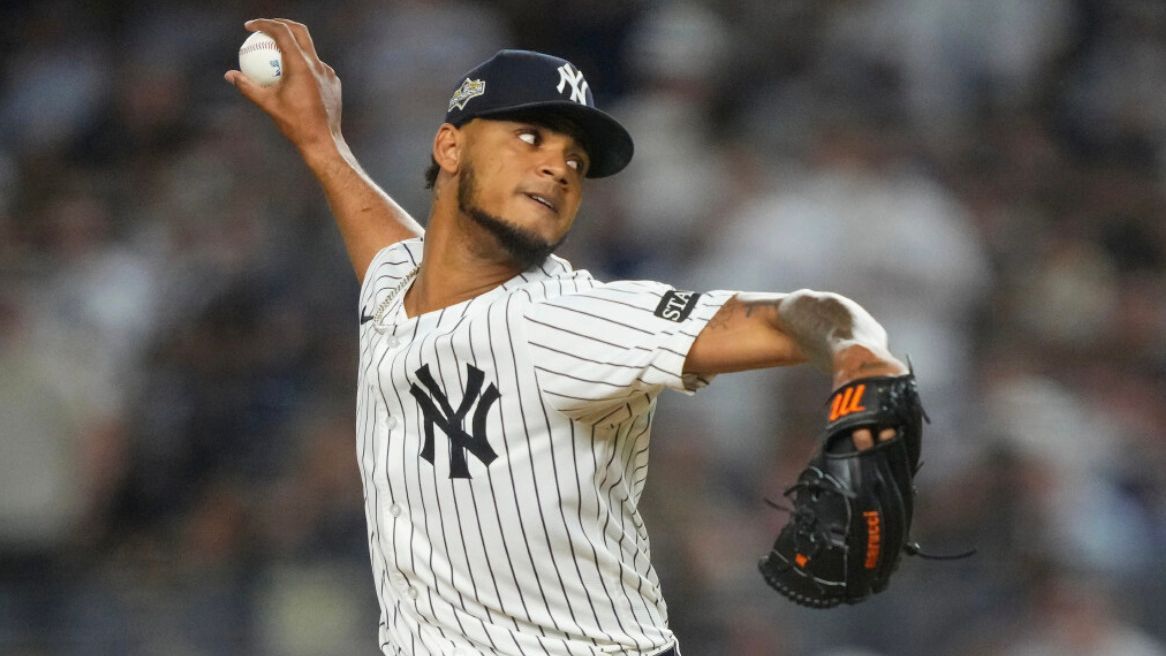 Camilo Doval pasa de los Yankees a los Piratas en un cambio