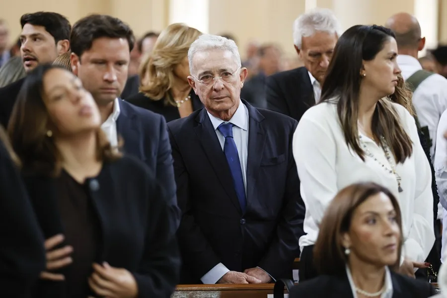 Colombia recuerda con una misa el primer aniversario de la muerte del senador Miguel Uribe Turbay