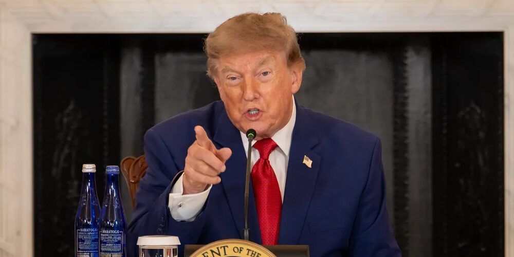 Congresista apoyado por Trump y un exrepublicano, los aspirantes a reemplazar a DeSantis