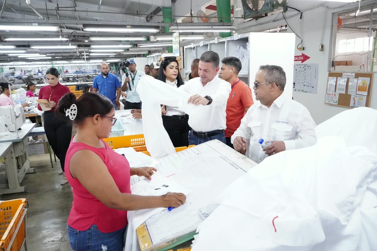 Gobierno impulsa creación de 700 empleos con reactivación de naves industriales en Bonao