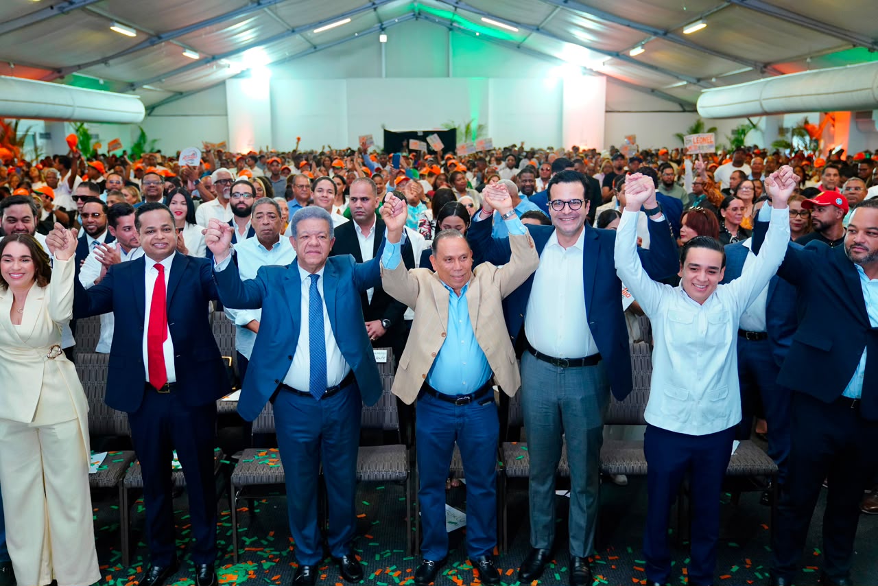 Omar Guevara se incorpora a la Fuerza del Pueblo junto a cientos de dirigentes de Nuevo Rumbo