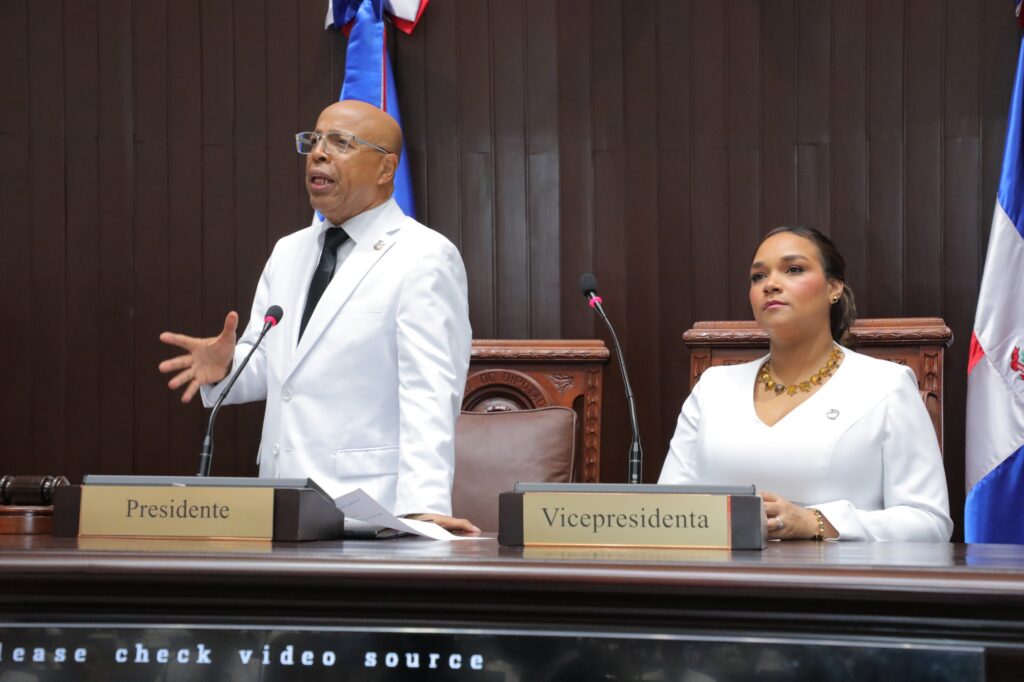 Alfredo Pacheco inicia su décimo mandato como presidente de la Cámara Baja