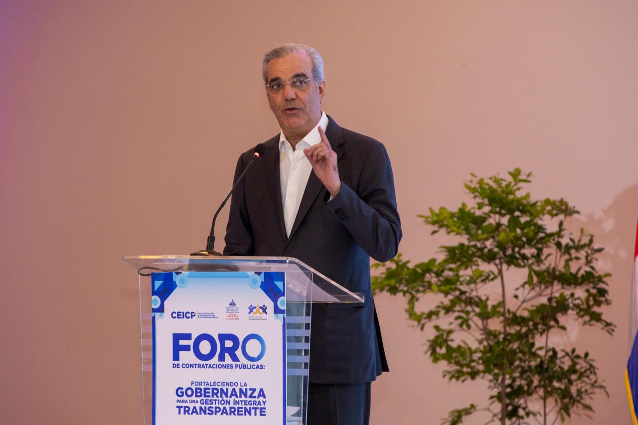 Abinader presenta avances y nuevos proyectos para transformar la infraestructura vial del país