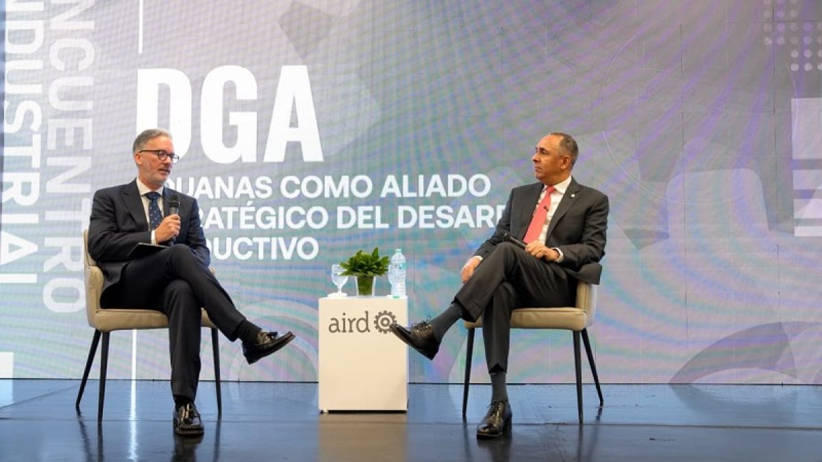 Nelson Arroyo destaca país cuenta con infraestructura aduanera competitiva