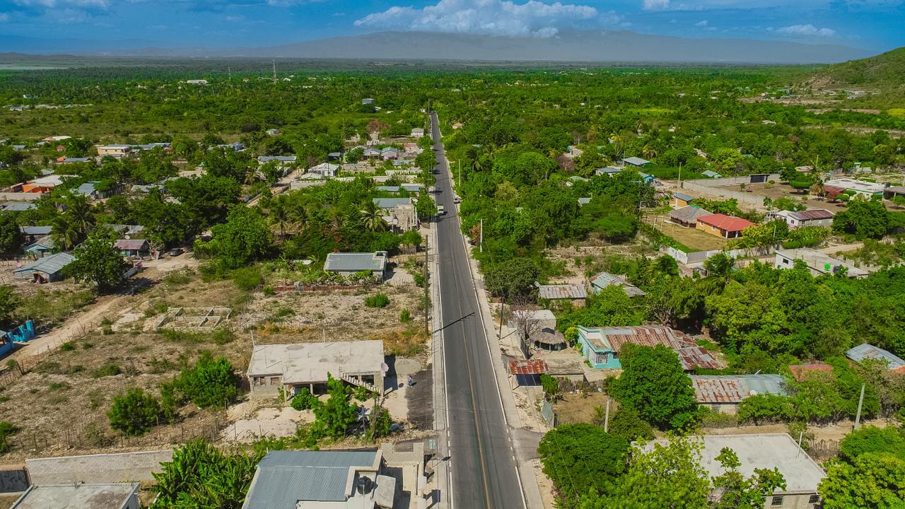 Abinader inaugura carretera Cabral–Polo y fortalece conexión vial para el desarrollo del Sur