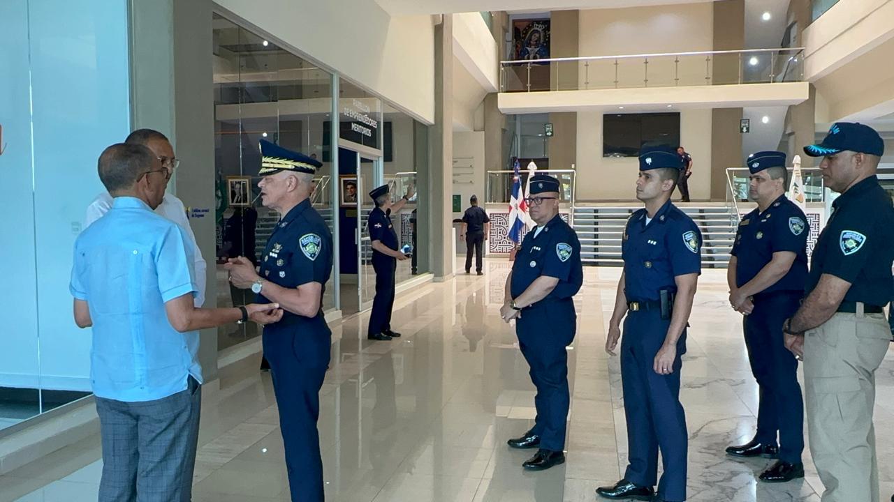 Director de la Policía ordena a agentes reforzar cercanía, respeto y protección en el Cibao