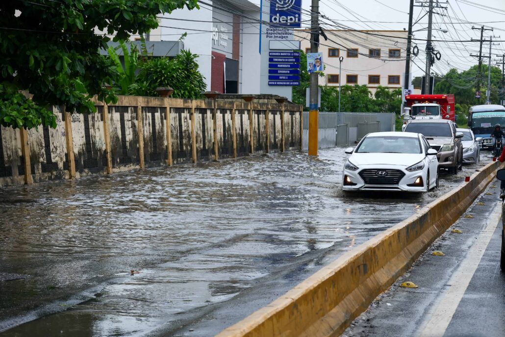 COE mantiene siete provincias en alerta verde por riesgo de inundaciones y crecidas de ríos