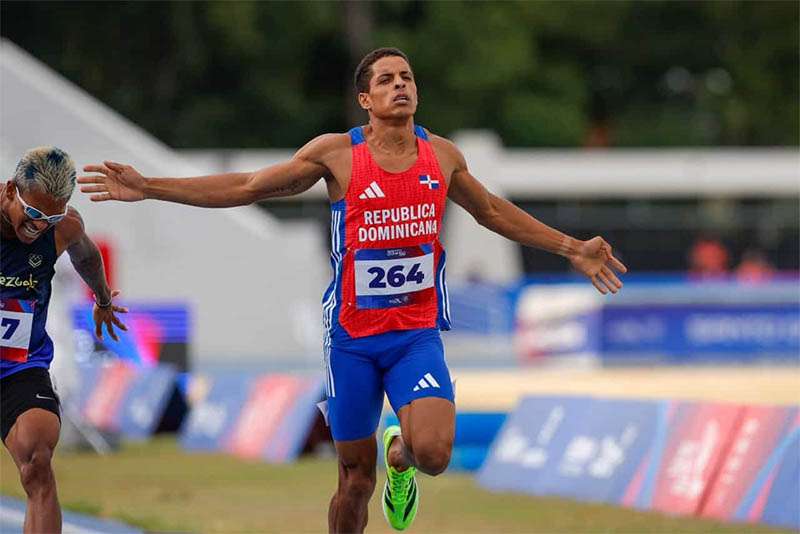 ¡Oro para RD! Ferdy Agramonte conquista los 800 metros y eleva a 33 las preseas doradas en Santo Domingo 2026