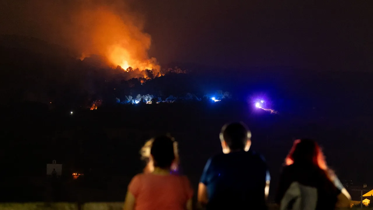 España extrema precauciones ante el eclipse solar por riesgo de incendios