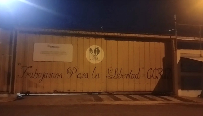 Reportan motín en el Centro de Corrección y Rehabilitación La Isleta, en Moca; varios heridos