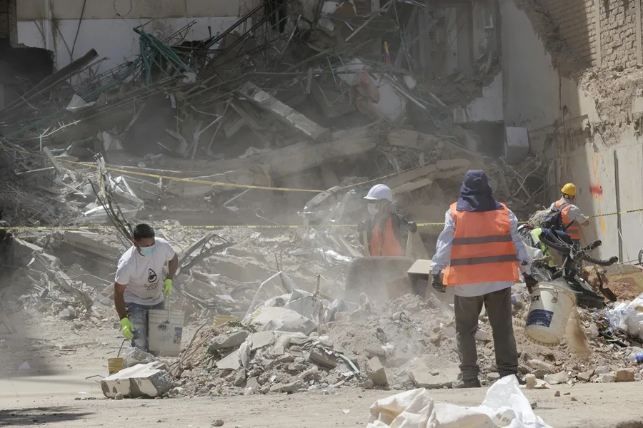 Familiares viajan a Colombia ante la falta de datos sobre los mexicanos desaparecidos tras el terremoto