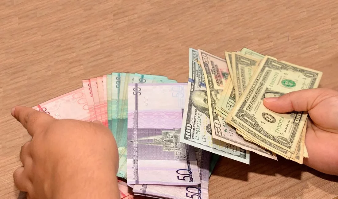 Peso dominicano gana terreno frente al dólar: ¿fortaleza sostenible o fenómeno pasajero?