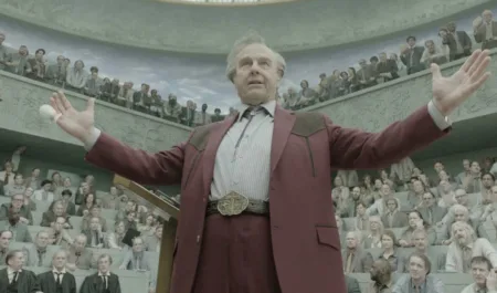 Tom Cruise se desata en Digger, la sátira de Iñárritu que no logra hacer reír