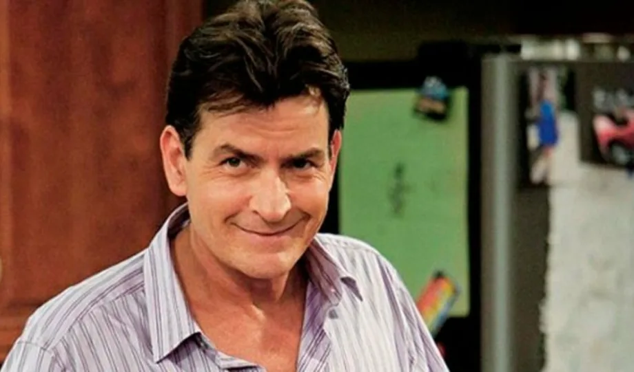 Charlie y Martin Sheen serán padre e hijo en la nueva comedia de AMC