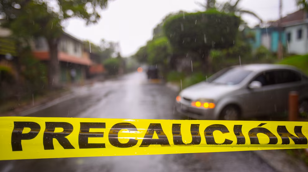 Hombre mata a su pareja y fallece tras ingerir veneno en El Salvador