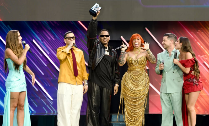 "Saca Punta" gana “Mejor Canción Dembow” en Premios Juventud
