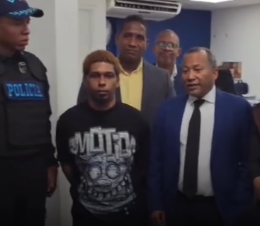 Se entrega “Chaparro”, señalado por presunta vinculación en tiroteo de Boca Chica