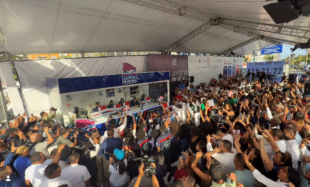 ¡República Dominicana hace historia! Jóvenes superan récord de más de 431 horas de lectura en voz alta ¡República Dominicana hace historia! Jóvenes superan récord de más de 431 horas de lectura en voz alta