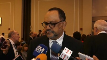 Ministro de Justicia reconoce posible exceso policial, pero dice agentes también sufren violencia Ministro de Justicia reconoce posible exceso policial, pero dice agentes también sufren violencia
