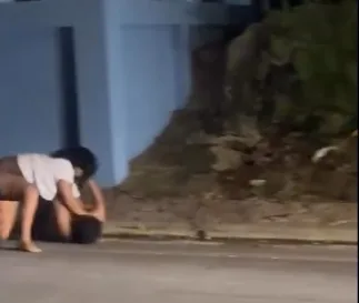 Dos mujeres protagonizan pelea en La Cantera de Gaspar Hernández