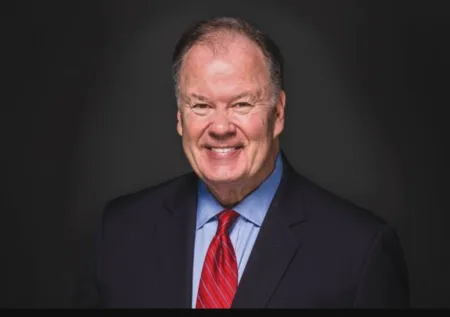 Muere Dennis Haskins, el director Belding de ‘Salvados por la campana’, a los 75 años