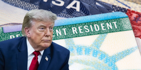 Norma de Trump para negar residencia permanente por uso de ayudas públicas entra en vigor