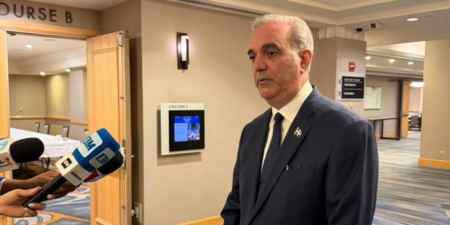 Desde NY presidente Abinader reacciona a caso Julián Oro Duro: “que se entreguen si no les irá peor” Desde NY presidente Abinader reacciona a caso Julián Oro Duro: “que se entreguen si no les irá peor”