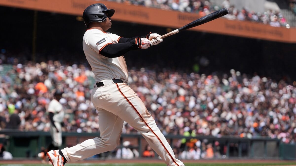 El swing de Devers se ha convertido en un símbolo de la ofensiva de Gigantes