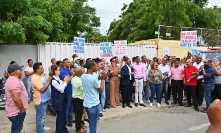 FP pide declarar a Santiago en estado de emergencia educativa ante deterioro y paralización de escuelas