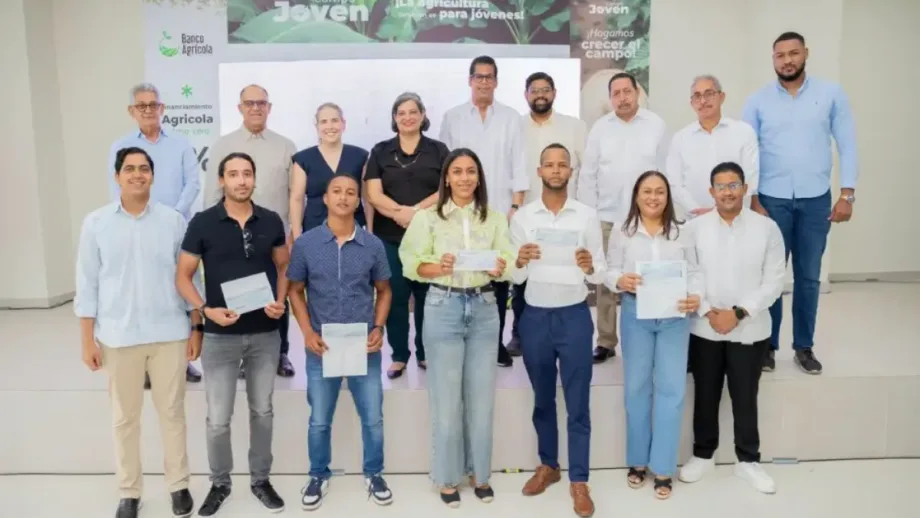 Jóvenes productores de Hato Mayor reciben casi RD$3 millones en financiamiento a tasa cero