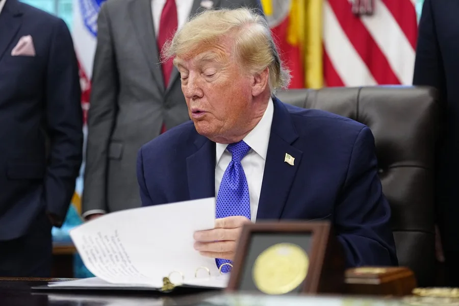 Trump niega haber ofrecido aliviar sanciones o descongelar fondos para un acuerdo con Irán