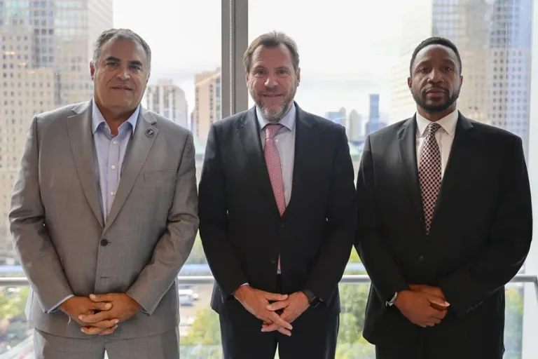 España plantea una colaboración en Nueva York en digitalización de los puertos y descarbonización