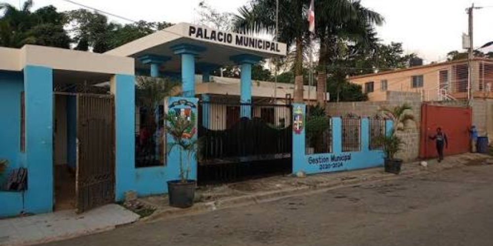 Junta Municipal de La Victoria aclara vínculo laboral de señalado en caso de esposa de Julián Oro