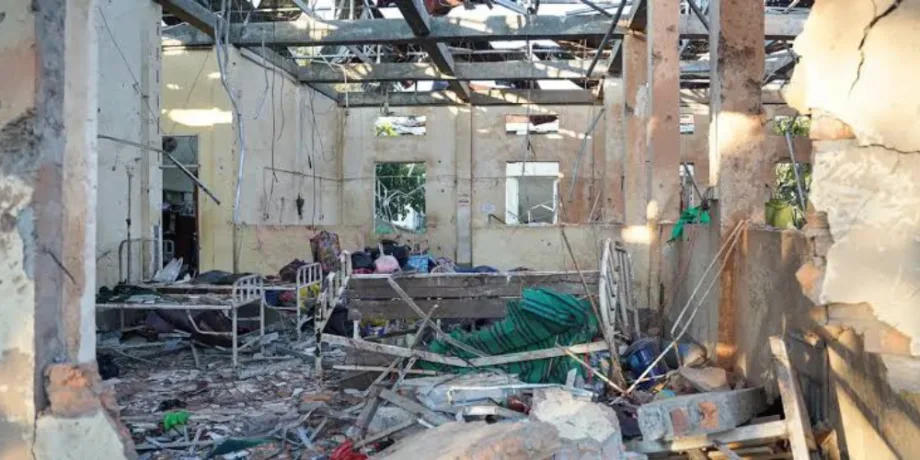 Bombardeo en Birmania deja al menos 33 civiles muertos y 36 heridos, según guerrilla