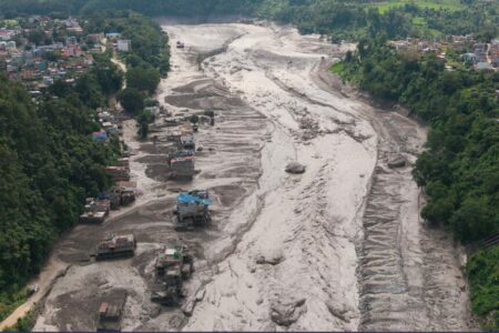 Nepal eleva a 6,150 la cifra de desaparecidos tras devastadora riada