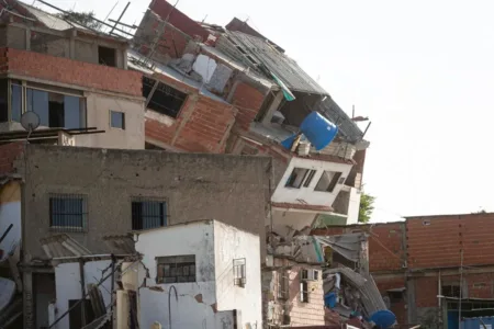 Gobierno entrega 709 viviendas en Venezuela a afectados por terremotos Gobierno entrega 709 viviendas en Venezuela a afectados por terremotos