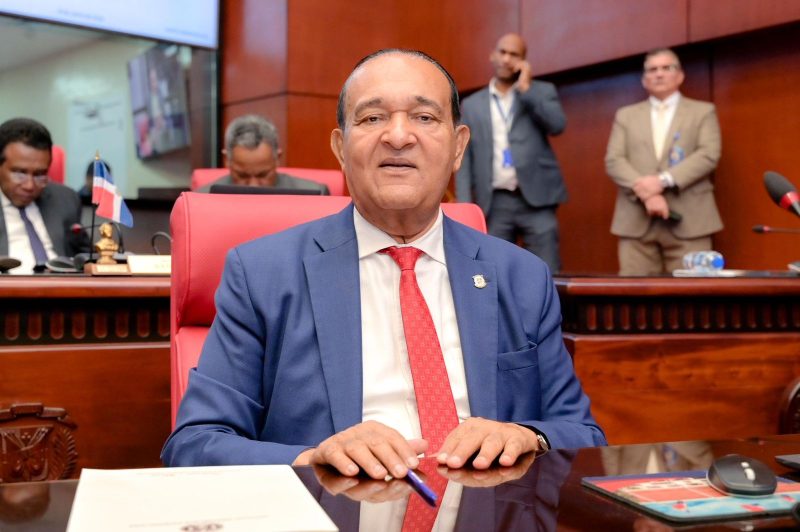 Antonio Marte revela que a veces bloquea al presidente Luis Abinader en WhatsApp