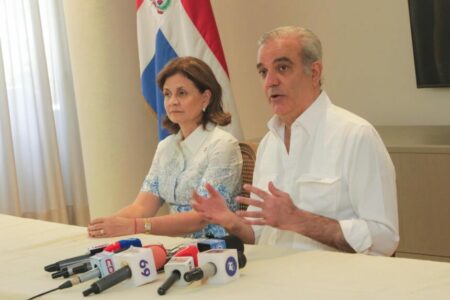 Abinader anuncia ampliación a cuatro carriles del acceso Licey y nueva sede policial para el Norte