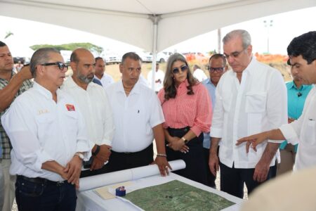 Abinader supervisa avances del alcantarillado de Licey al Medio que entrará en funcionamiento en enero de 2027 Abinader supervisa avances del alcantarillado de Licey al Medio que entrará en funcionamiento en enero de 2027
