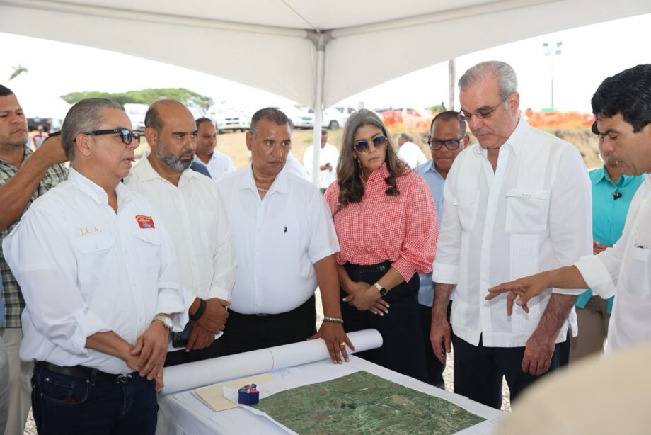 Abinader supervisa avances del alcantarillado de Licey al Medio que entrará en funcionamiento en enero de 2027 Abinader supervisa avances del alcantarillado de Licey al Medio que entrará en funcionamiento en enero de 2027
